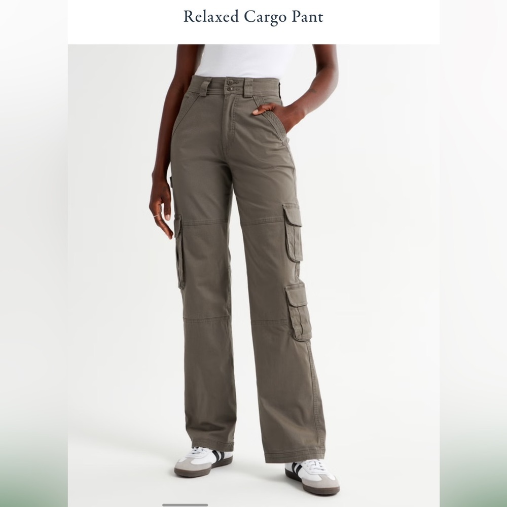 Abercrombie women’s relaxed cargo pants